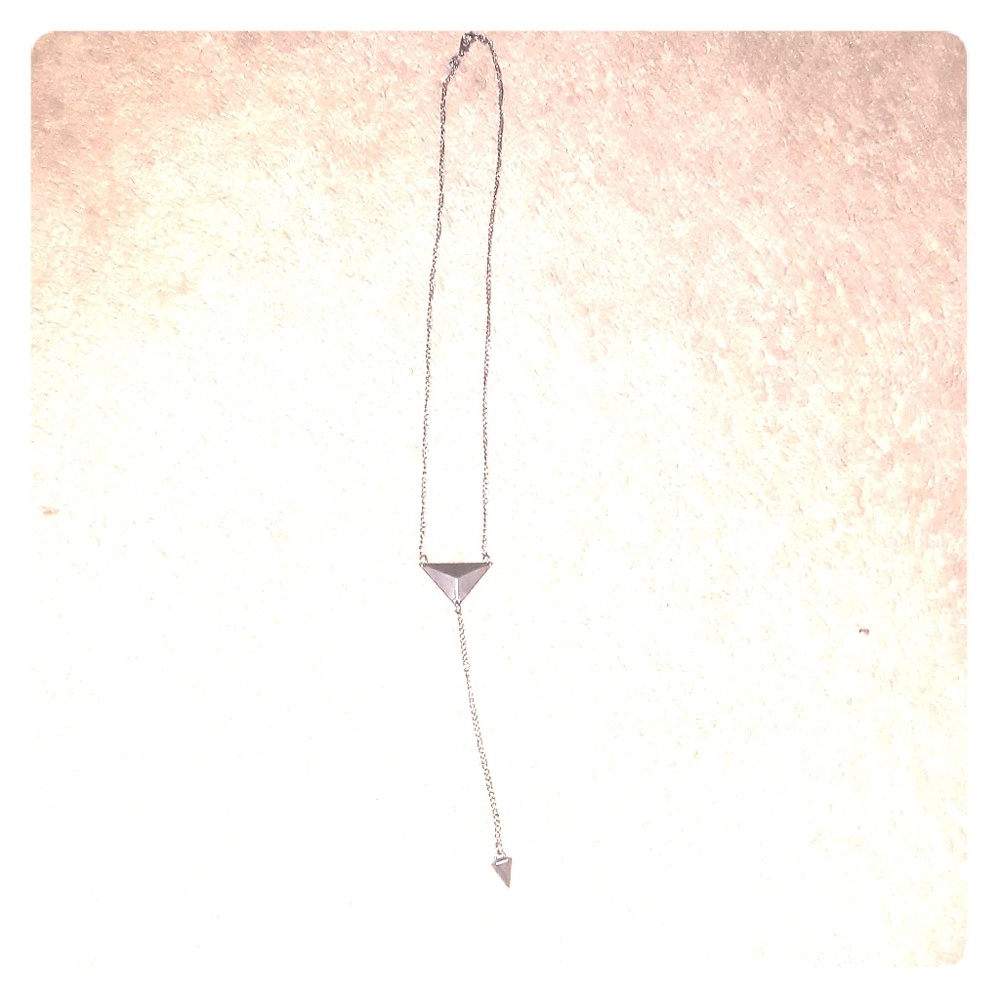 🌟4/$10🌟H&M Triangle high low necklace